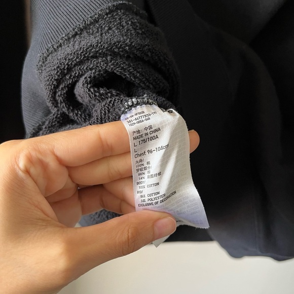 Uniqlo x KAWS Black Crewneck Sweater - Picture 7 of 8